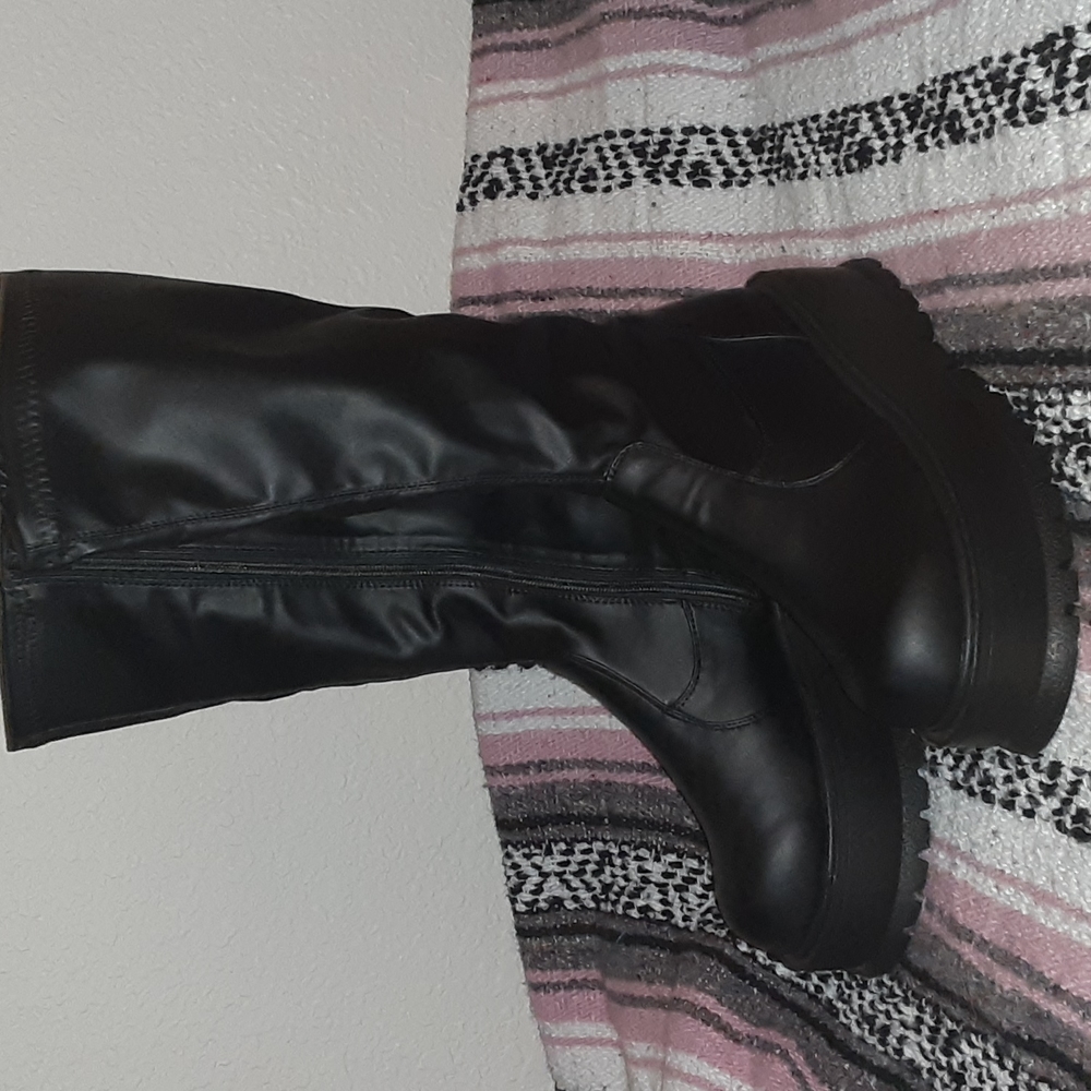 Demonia Slacker 200 platform boots 9